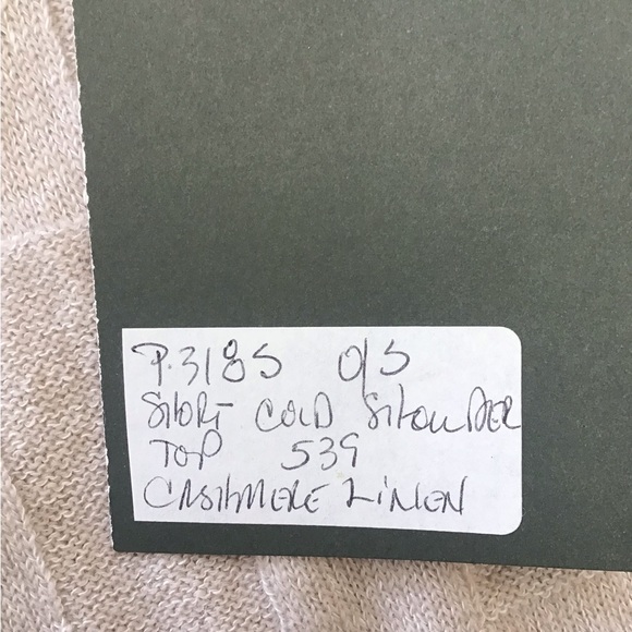 NWT $539 Barbara Mills Studio crop cold shoulder cashmere linen top one size - Picture 8 of 10